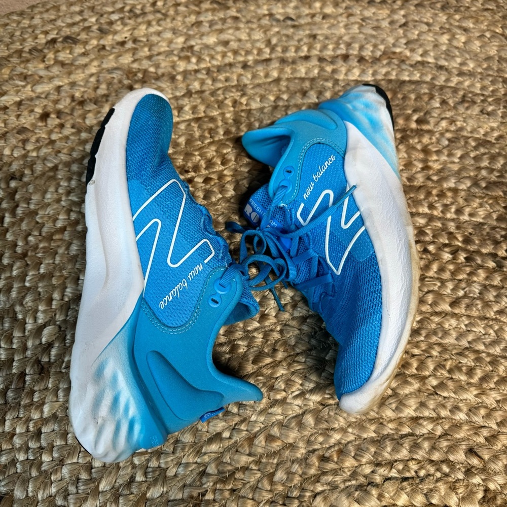New balance, blue and white fresh foam Roav size 8.5